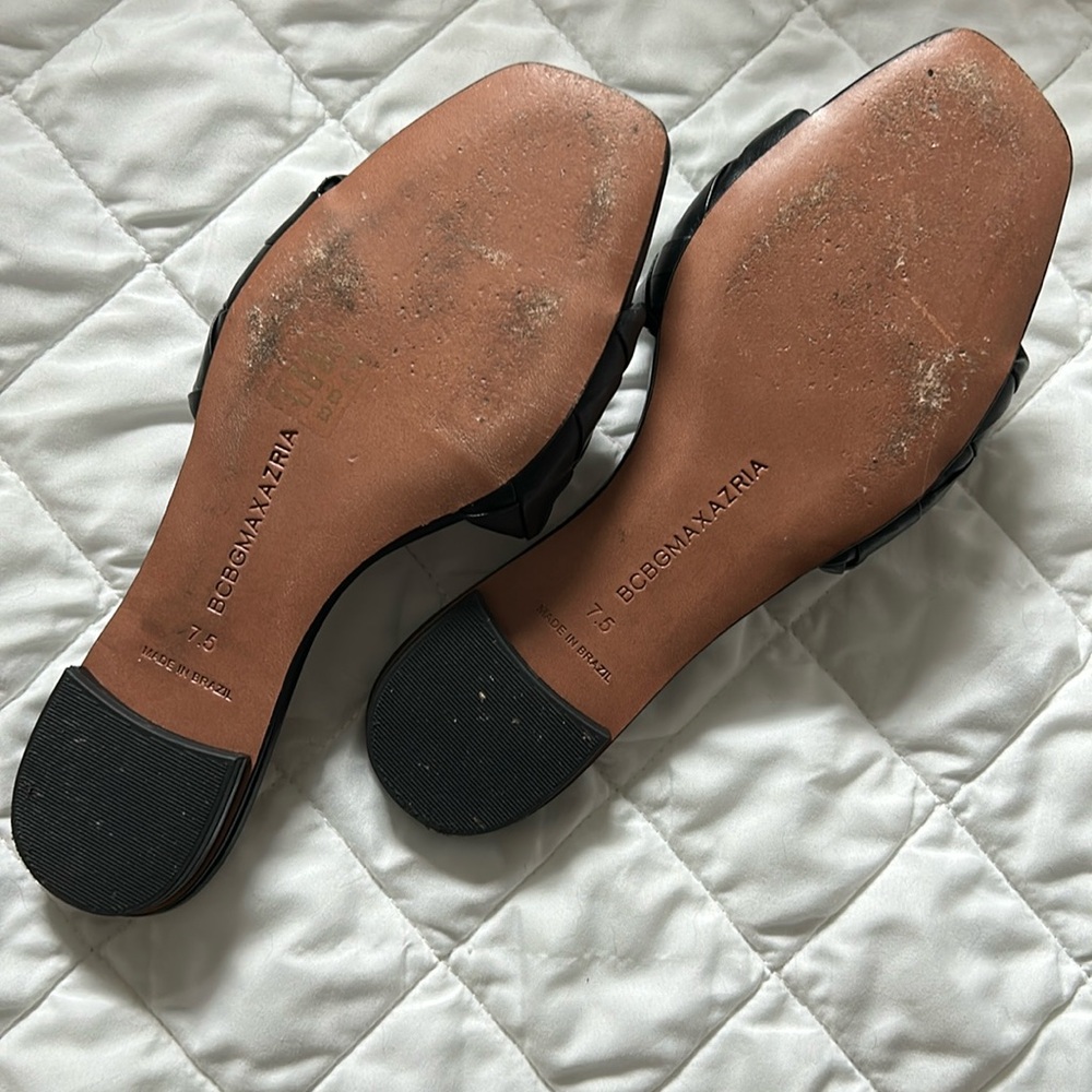 BCBG black woven leather slides 7.5 - Picture 4 of 5